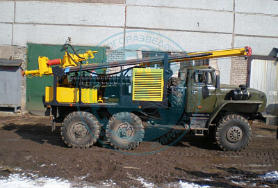 УРБ-2А-2 на шасси Урал-4320 c компрессоров КВ-10/10С, сварочным генератором ГД-4006 и конструкцией для перевозки труб - фото
