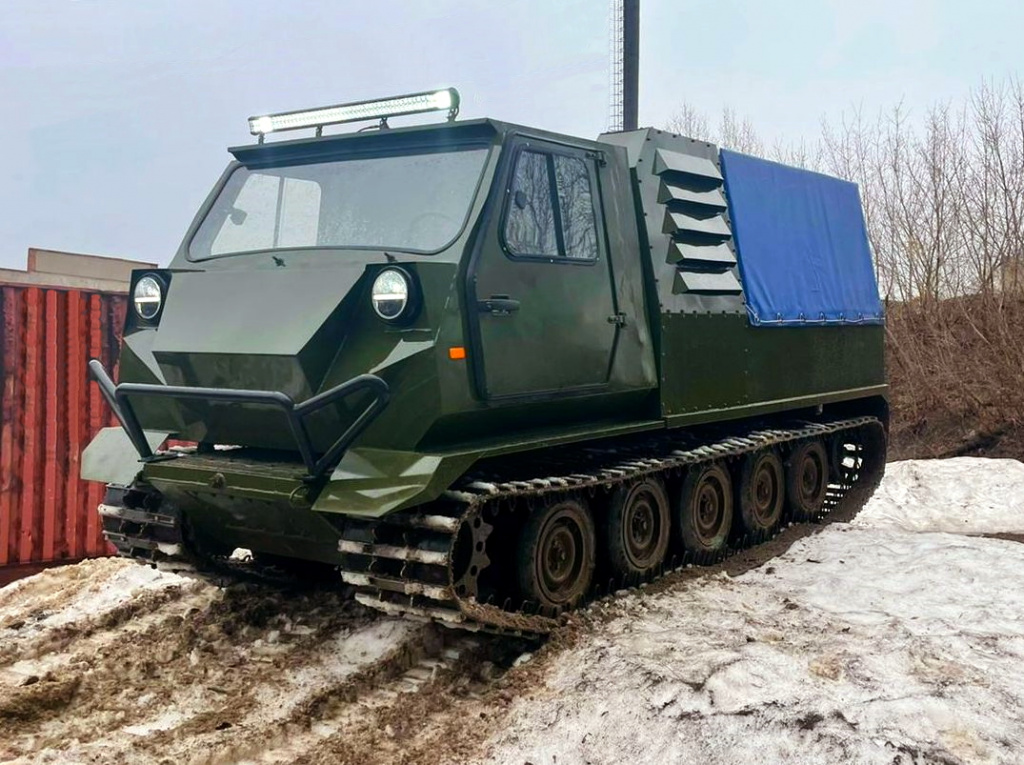 Малогабаритный гусеничный транспортер УГТ-35